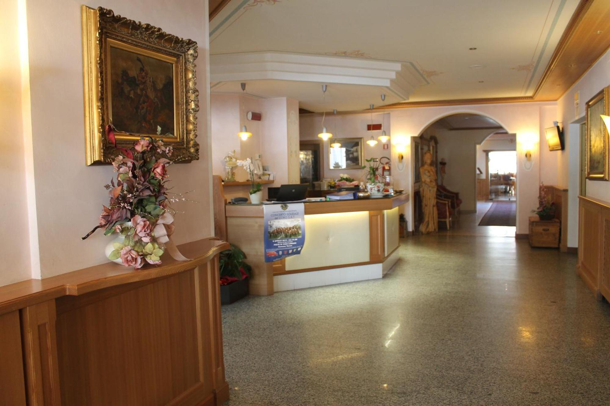 Hotel Canada بينْسولُ المظهر الخارجي الصورة